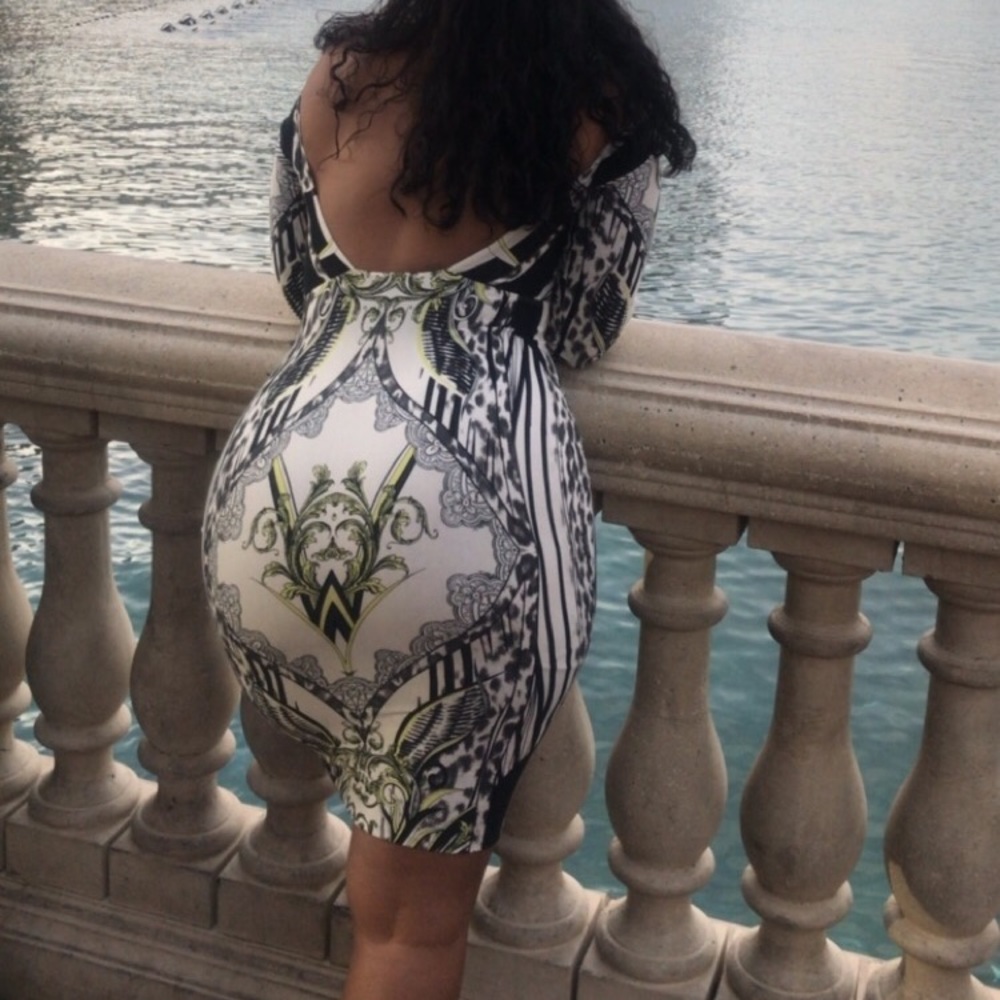 Dress - Picture 2 of 3